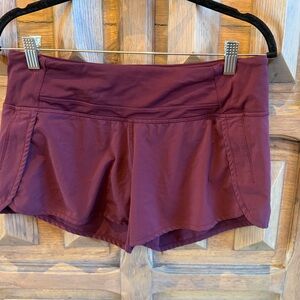 Lululemon speed up 4inch , size 6 Women's Burgundy Athletic Shorts